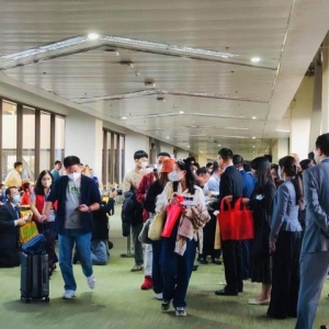 新春中国游客抵达马尼拉，菲律宾旅游部部长接机
