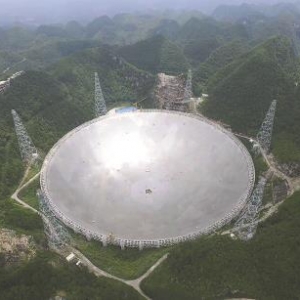 跟随群星之光，太空之旅远航