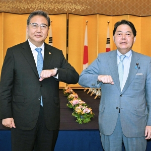 日本外务大臣否认日本曾强征韩籍劳工，韩国当局提出抗议 ...
